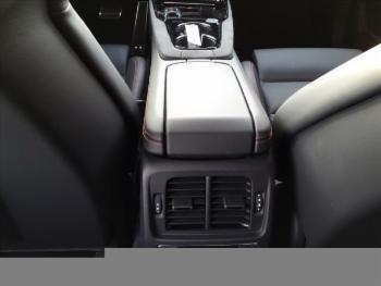 2022 Audi RS e-tron GT thumb10