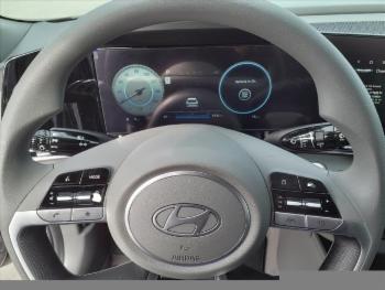 2024 Hyundai Elantra thumb3