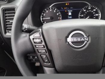 2023 Nissan Frontier thumb9