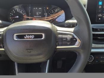 2022 Jeep Compass thumb11