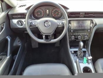 2021 Volkswagen Passat thumb2