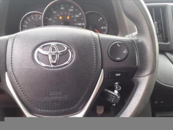 2016 Toyota RAV4 thumb9