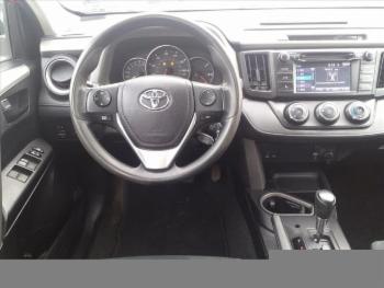 2016 Toyota RAV4 thumb18