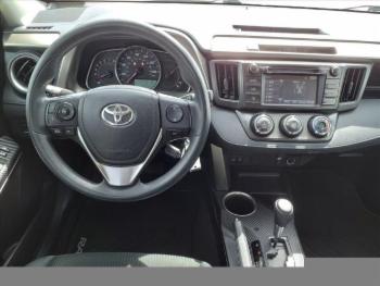 2015 Toyota RAV4 thumb8