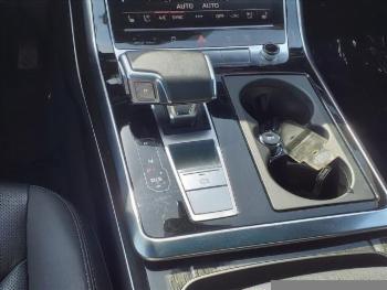2021 Audi Q8 thumb10