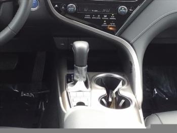 2022 Toyota Camry Hybrid thumb9