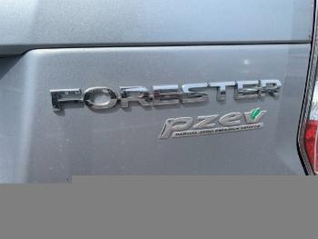 2016 Subaru Forester thumb11