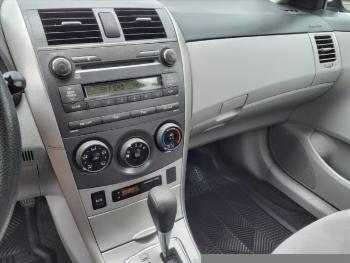 2011 Toyota Corolla thumb0