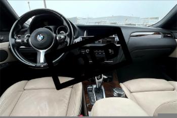 2017 BMW X4 thumb8