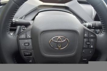 2023 Toyota Prius thumb17