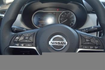 2020 Nissan Versa thumb7