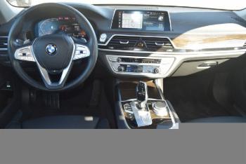 2020 BMW 7 Series thumb9