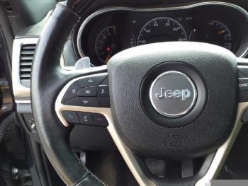 2016 Jeep Grand Cherokee thumb3