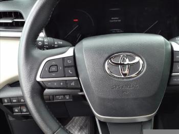 2021 Toyota Sienna thumb10