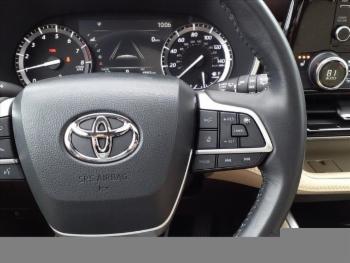 2022 Toyota Highlander thumb10