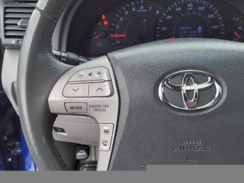 2010 Toyota Camry thumb9