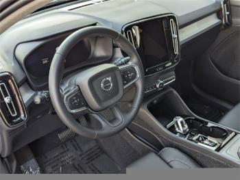 2023 Volvo XC40 thumb16