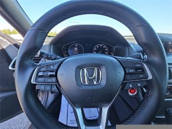 2018 Honda Accord thumb5