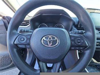 2020 Toyota RAV4 thumb4