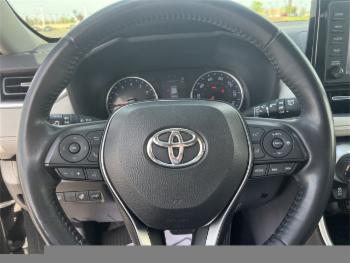 2019 Toyota RAV4 thumb3