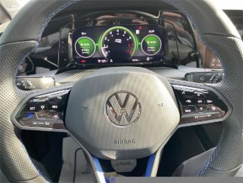 2023 Volkswagen Golf R thumb5