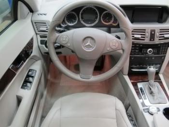 2010 Mercedes-Benz E-Class thumb3