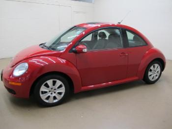 2010 Volkswagen New Beetle thumb20