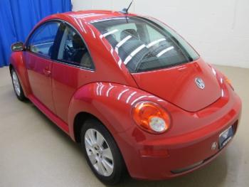 2010 Volkswagen New Beetle thumb18