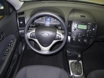 2010 Hyundai Elantra Touring thumb2