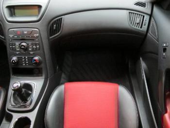 2012 Hyundai Genesis Coupe thumb1