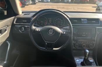 2018 Volkswagen Passat thumb19