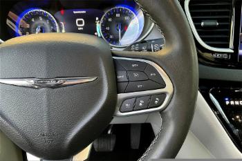 2022 Chrysler Pacifica thumb9