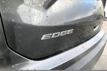 2020 Ford Edge thumb16