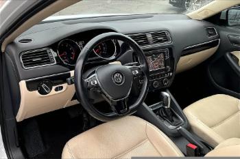 2017 Volkswagen Jetta thumb1