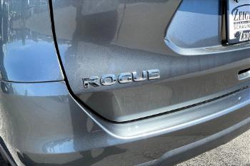 2016 Nissan Rogue thumb8