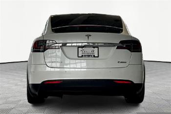 2017 Tesla Model X thumb21