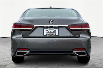 2020 Lexus LS thumb3