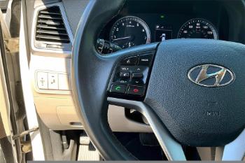 2017 Hyundai Tucson thumb3