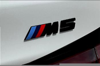 2023 BMW M5 thumb17