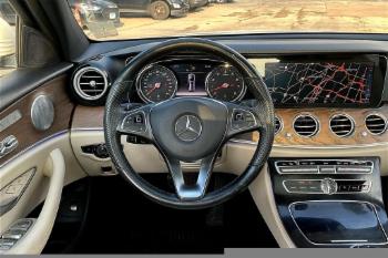 2017 Mercedes-Benz E-Class thumb19